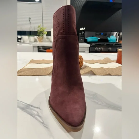 NWT Vine Camuto CATHERYNA BOOTIE - Picture 3 of 4